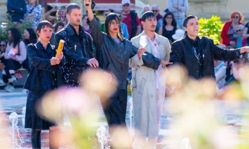 Performance dans&eacute;e - Gush is great