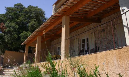 G&icirc;tes Domaine de Coulon : Maison Barjac