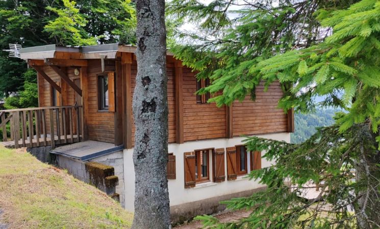 chalet façade arrière en été