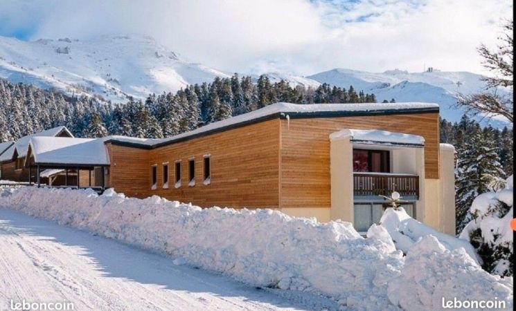 vue de la résidence enneigée