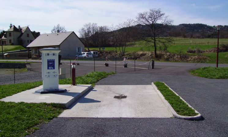 Aire d'accueil camping-car communale de Neussargues_Neussargues-Moissac