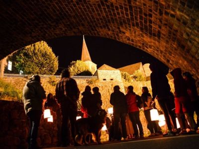 Visite guidée du vieil Allanche aux lampions