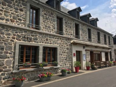 Hotel Bar Restaurant Le Plomb du Cantal