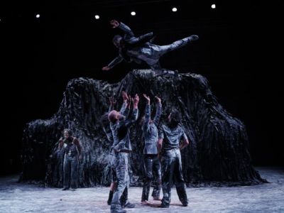 Bus-spectacle : QUI SOM ? Baro d'evel