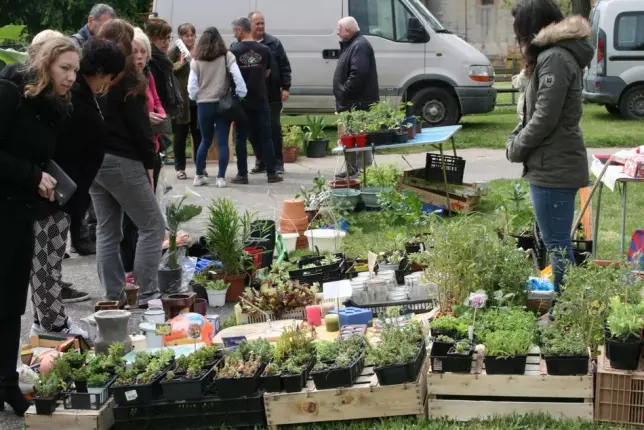 26.04.2026 - Vide greniers et jardins - Launac, LAUNAC