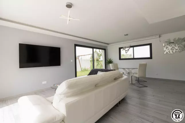 La Villa - Piscine et Jacuzzi, MERVILLE