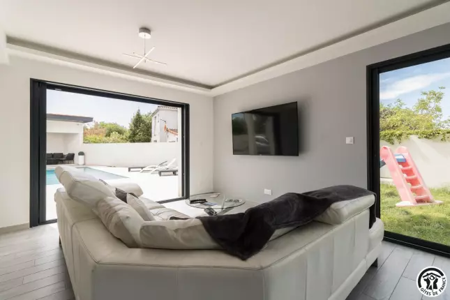 La Villa - Piscine et Jacuzzi, MERVILLE