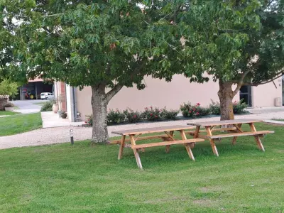 DOMAINE LE CAPROUGEAT - CAMPAGNE CHIC, DAUX