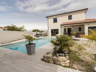 La Villa - Piscine et Jacuzzi