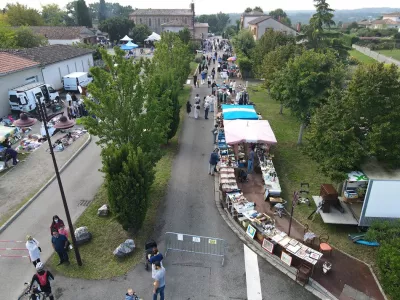 VIDE-GRENIERS AUTOUR DU CLOCHER, BRETX