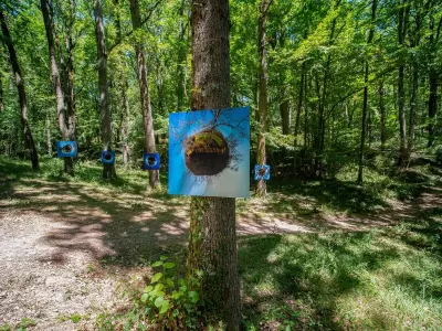 PHOTOS Site Internet - Expo en forêt ©SIDrone_TourismeHautsTolosans
