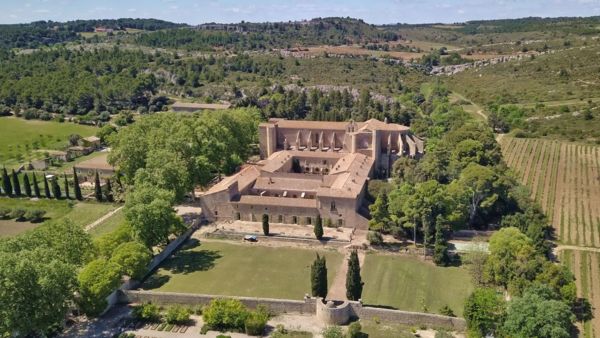 L'Abbaye de Valmagne, l'abbaye cistercienne au coeur des vignes