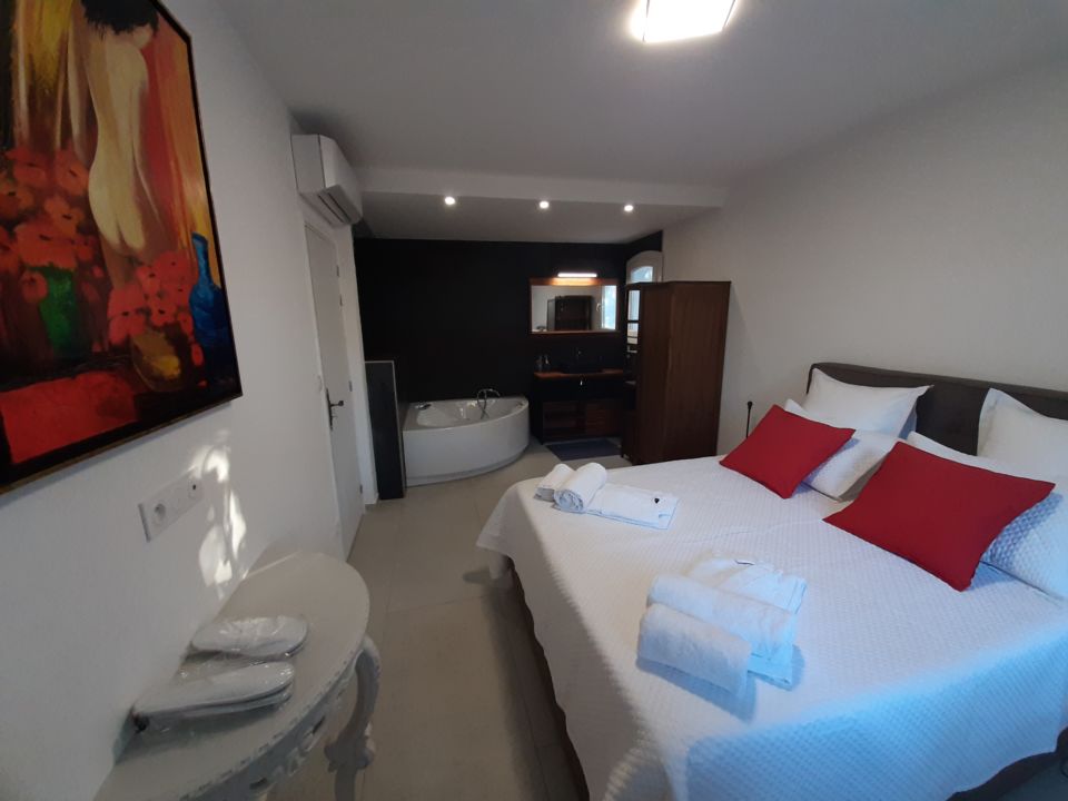 Chambres d'hôtes Villa Rasoa au Cap d'Agde - Chambre Love
