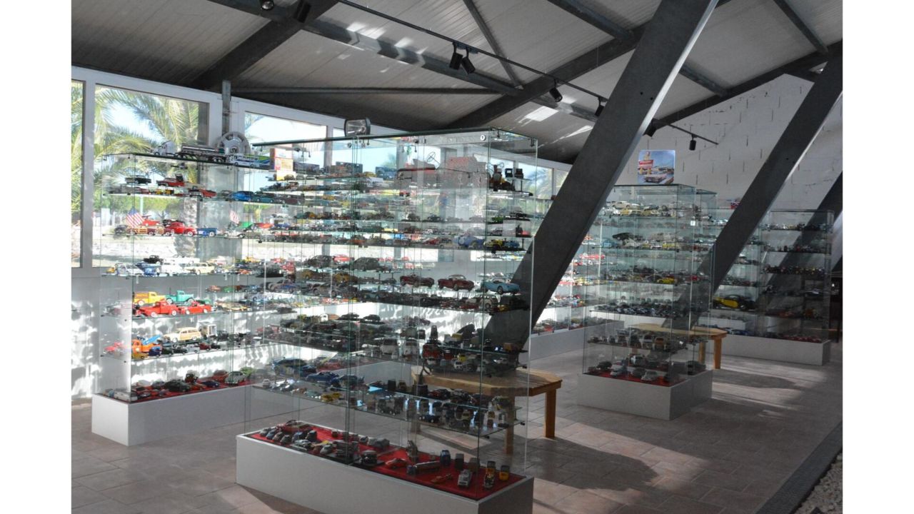 Affiche Musée de la Voiture miniature et du Train (MVT)_1