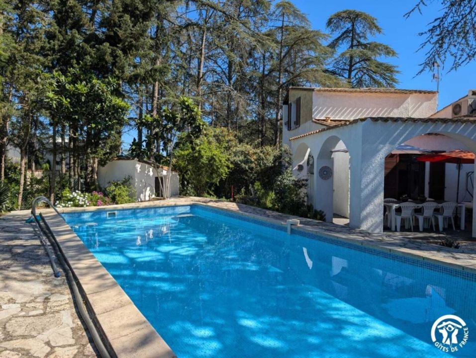 34G008 - La Maison Bleue_1