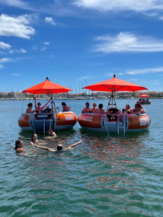 BARBECUE BOAT