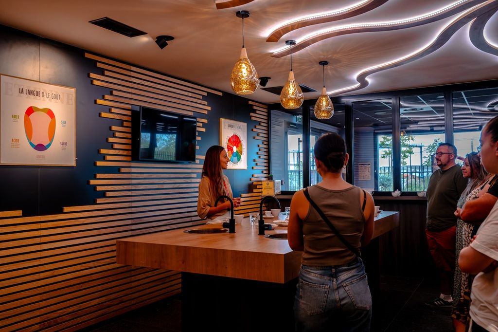 ETIENNE COFFEE & SHOP