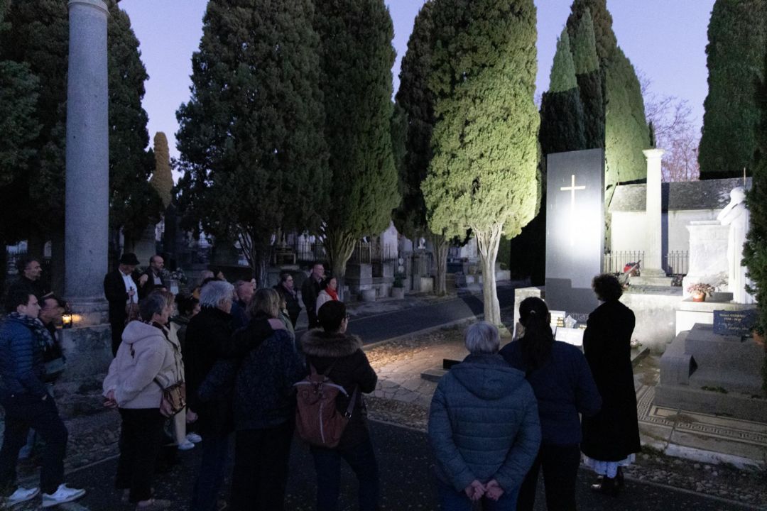 Ronde de nuit : portraits de femmes du Cimetière Vieux_Béziers_1