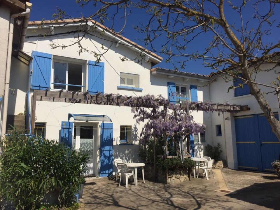 71096E30-4CFF-4EFA-AB9A-6782E9023096