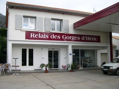 COM - Mons - Station Service - Boutique - Relais des gorge d'heric - ext