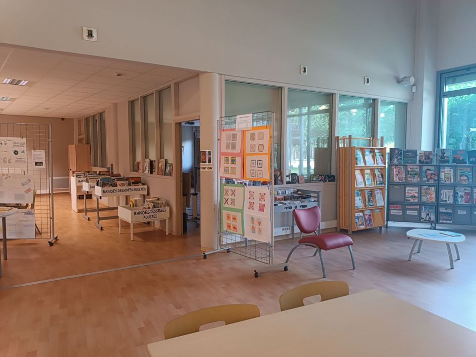 MÉDIATHÈQUE-CDI STÉPHANE HESSEL (2)