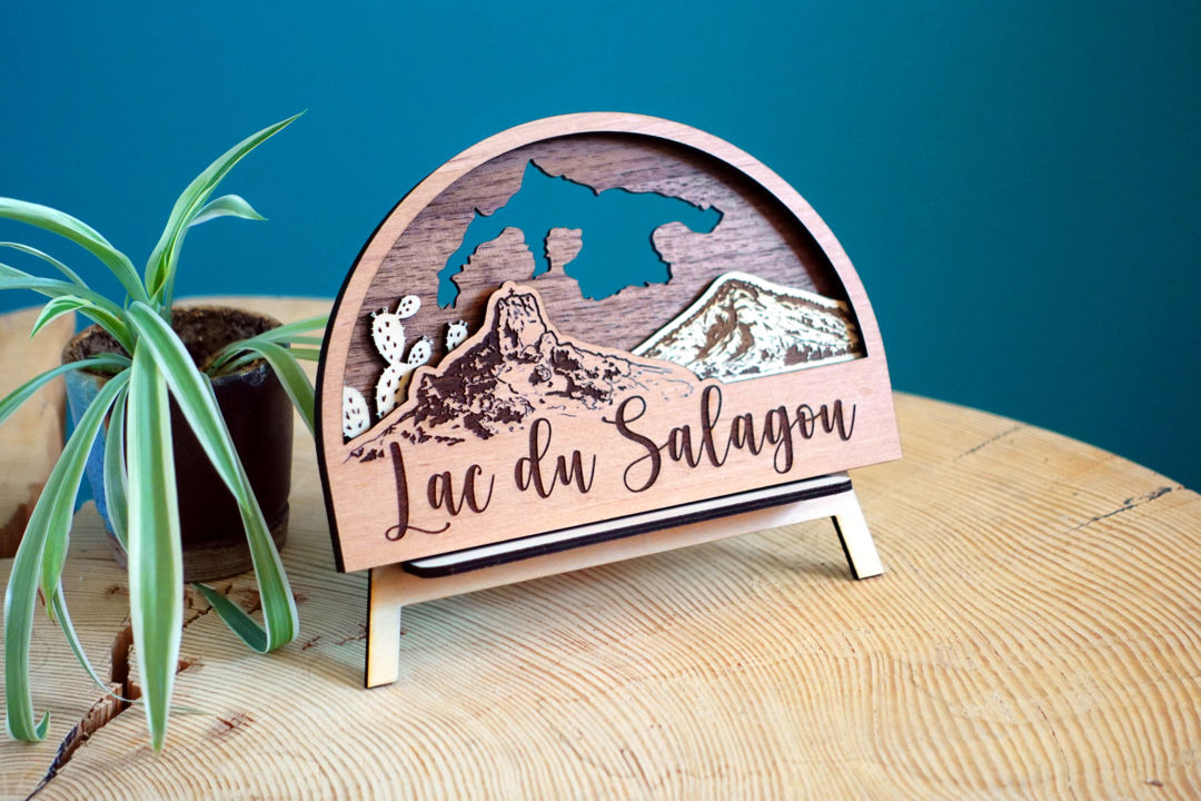 Magnet en bois - Lac du Salagou - Souvenir durable et fabrication artisanale