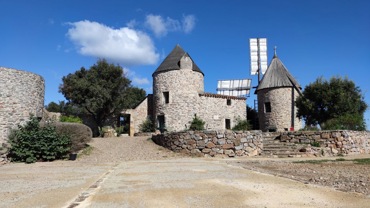 Moulins de Faugères - Trois Tours ciel bleu - OT AVANT MONTS 2022