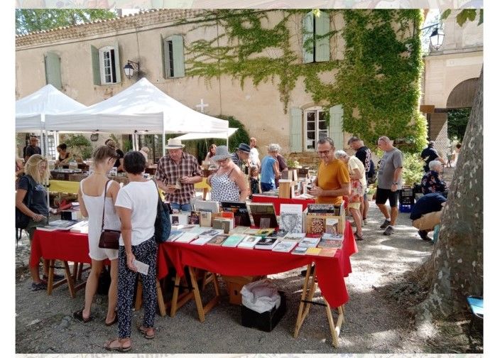 Marché aux livres Villeneuvette
