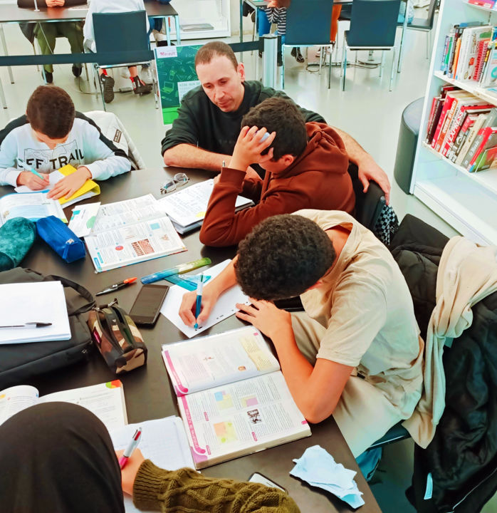 Photo aide aux devoirs