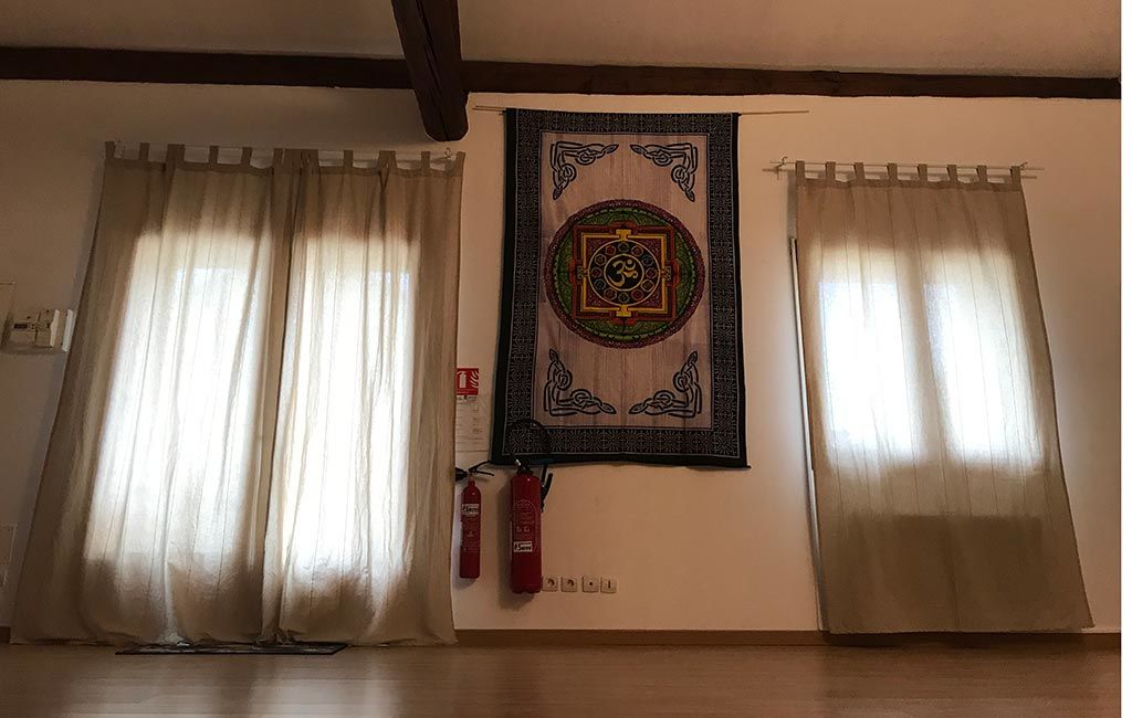 Le Chemin à la Lumière du Yoga à Agde - La salle