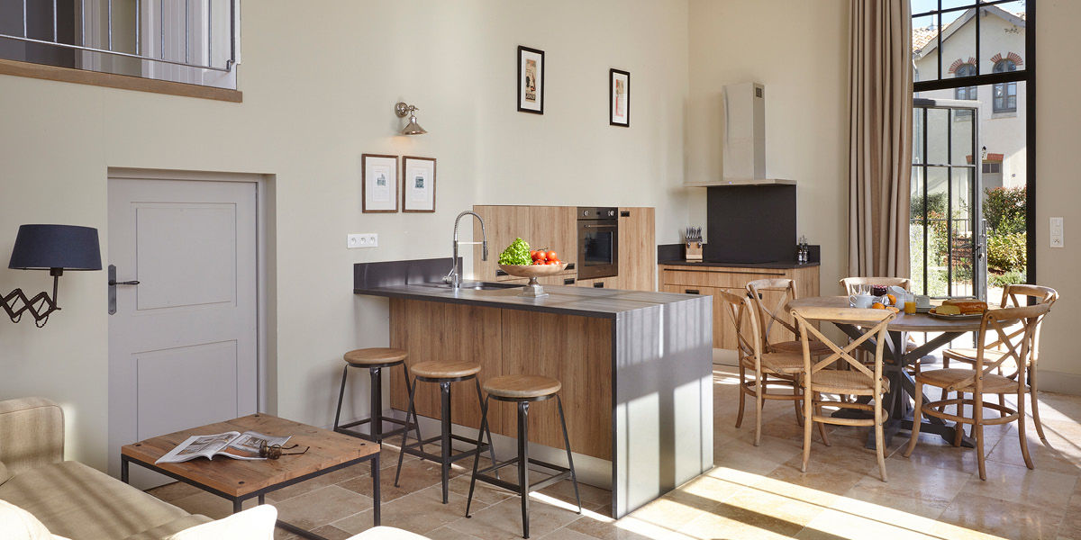 Saint Pierre de Serjac Maison La-Grange-Séjour-et-cuisine