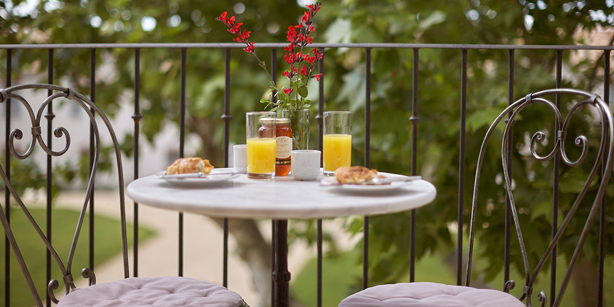 Saint Pierre de Serjac Maison l'Écurie terrasse