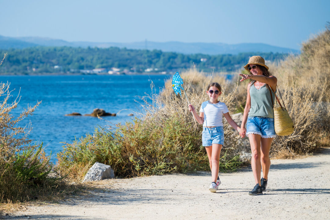 balade-a-pied-s-bie-ot-thau-30530-1200px-19121772