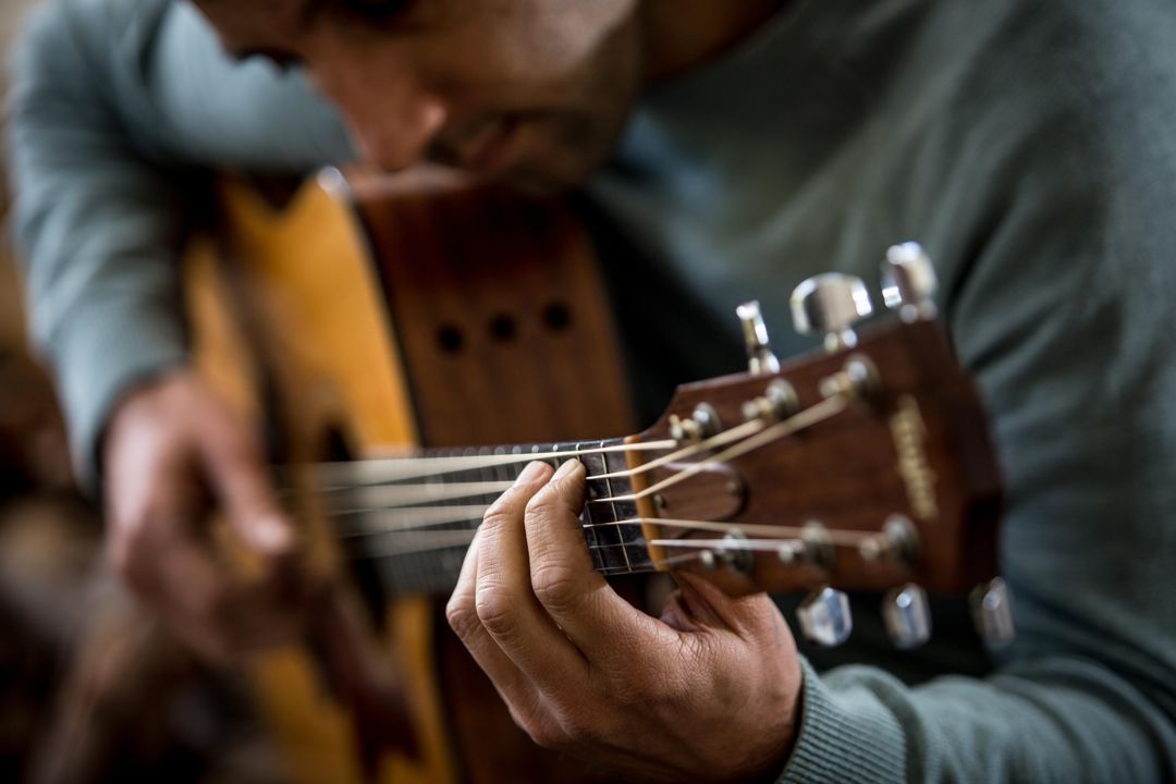 maliaroestiphotography-guitar-5043613_1920