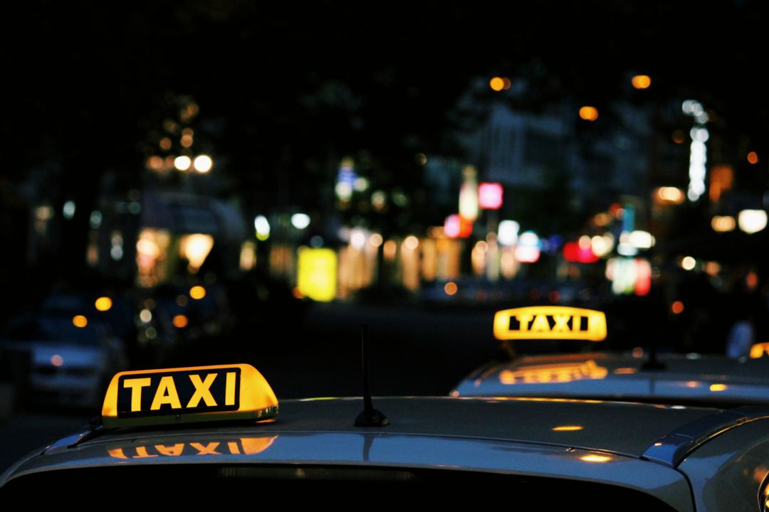 taxi-lexi-ruskell-unsplash
