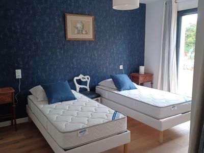 chambre bleue lit double