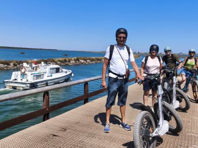 Balade en trottinette le long du Canal du Rhône à Sète