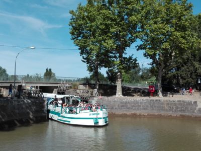 Les Bateaux du Soleil à Agde - Canal du Midi- Capitan écluse ronde Agde