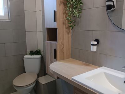 Coin WC dans salle de bain