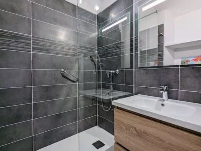 JONDOT - 2023 - La salle de bain