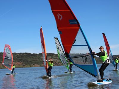 PLANCHE_VOILE location cours base de plein air du salagou