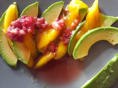 SALADE AVOCAT MANGUE ET FRAMBOISES