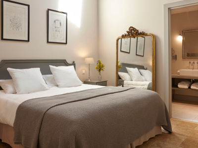 Saint Pierre de Serjac Appartement La-Cave-Chambre-avec-miroir-01