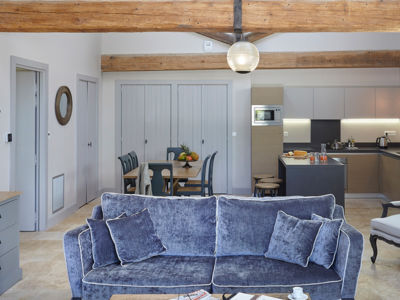 Saint Pierre de Serjac Appartement Le-Quai-de-Réception-Salon