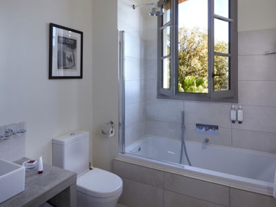 Saint Pierre de Serjac Maison La-Grange-Salle-de-bain