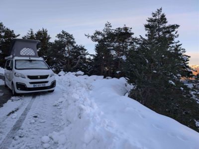 Van aménagé en hiver