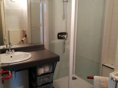 appartement 4 à 6 personnes - salle de douche