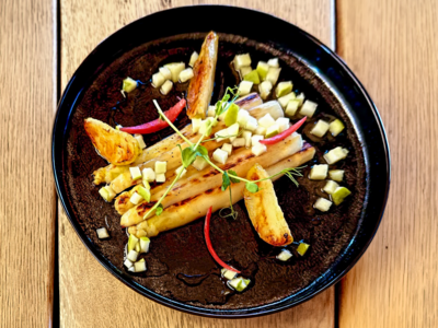 la-mesa-Asperges blanches rôties et déclinaison de pommes fruits