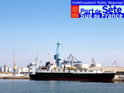 port-de-commerce-port-de-sa-te-sud-de-france-2528639-8256174