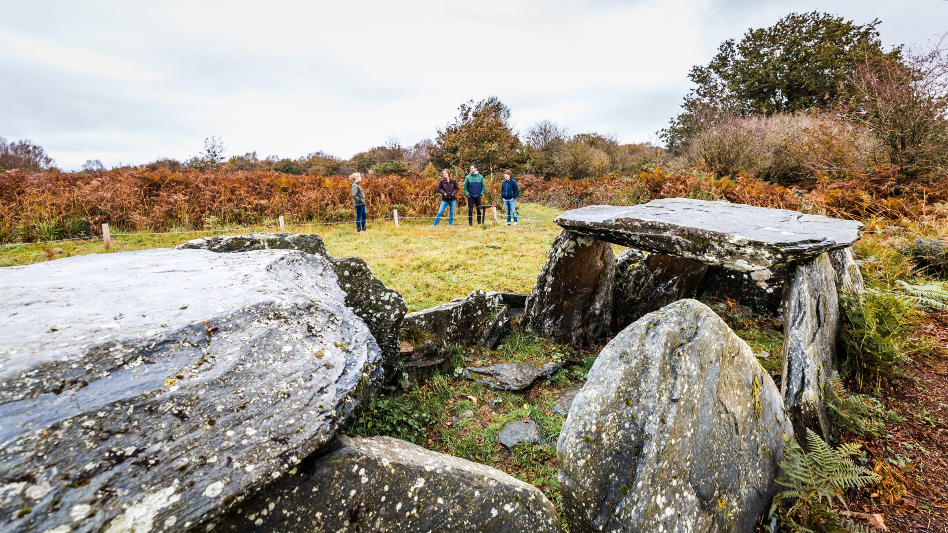 Ouvrir la diaporama Allées couvertes de Liscuis, Bon-Repos-sur-Blavet, Côtes d'Armor